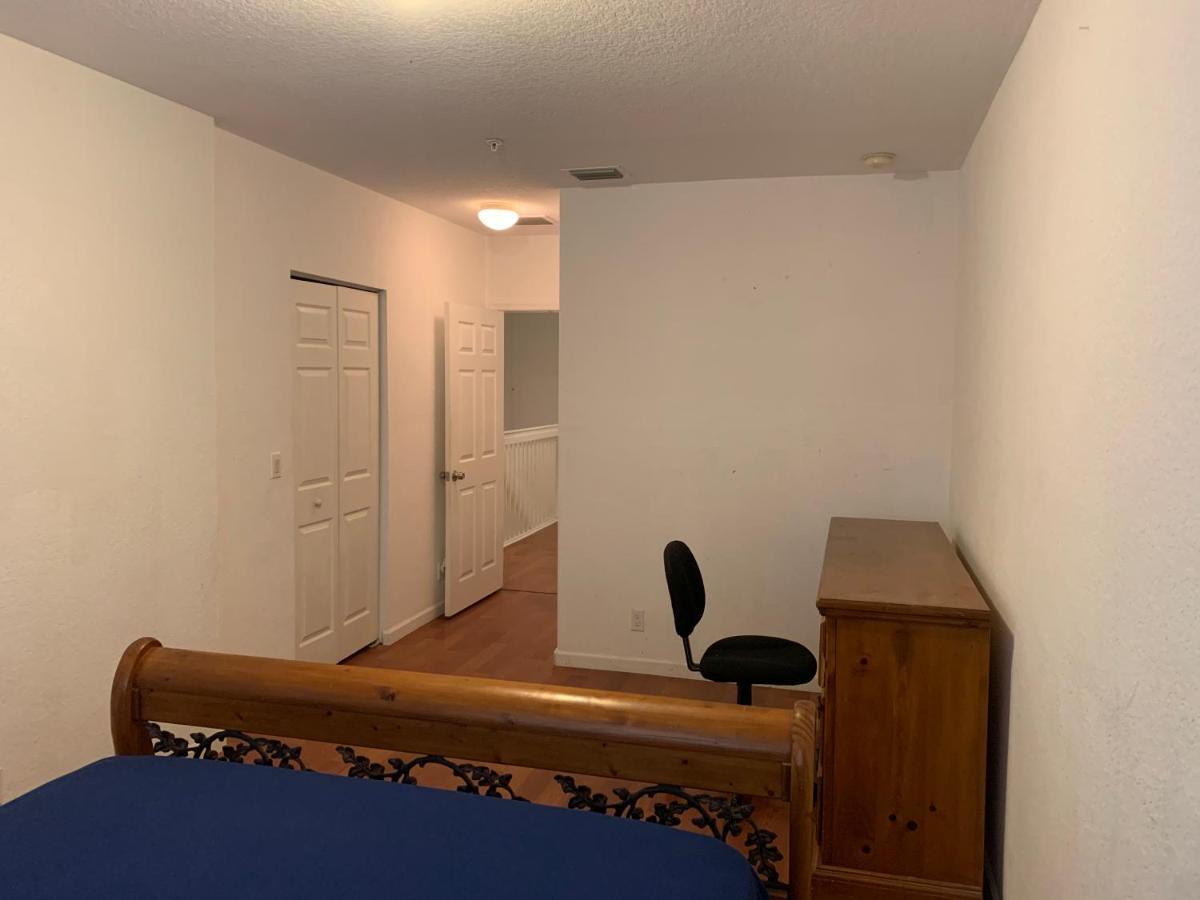 Bedroom Suite In Lauderdale Lakes Townhome フォート・ローダーデール エクステリア 写真