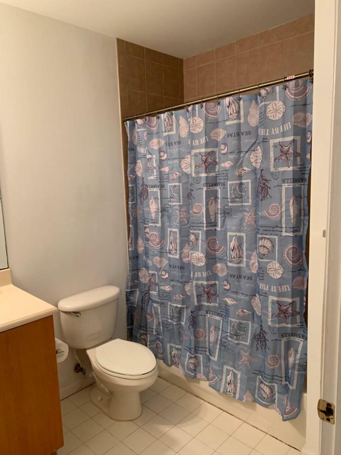 Bedroom Suite In Lauderdale Lakes Townhome フォート・ローダーデール エクステリア 写真