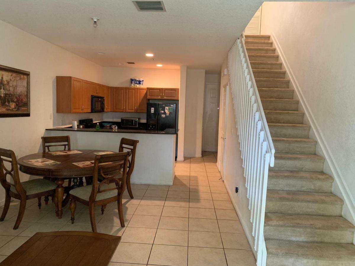Bedroom Suite In Lauderdale Lakes Townhome フォート・ローダーデール エクステリア 写真