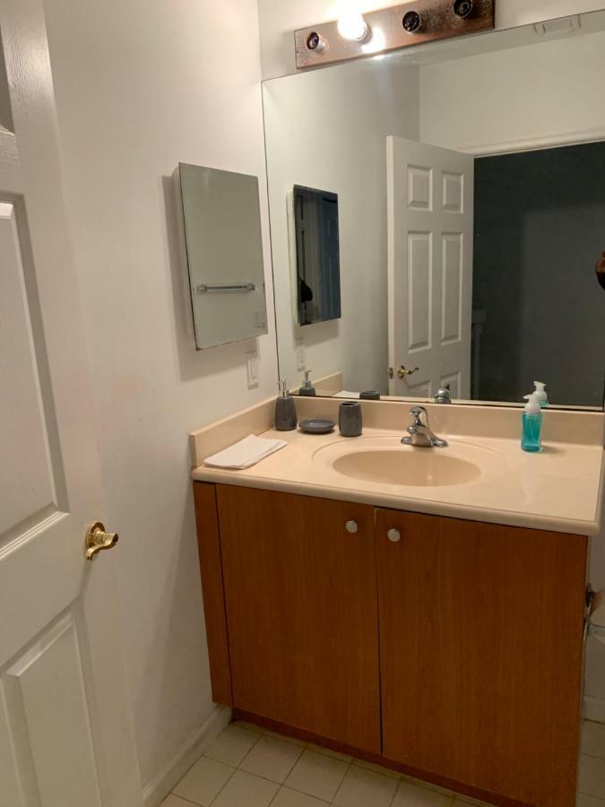 Bedroom Suite In Lauderdale Lakes Townhome フォート・ローダーデール エクステリア 写真